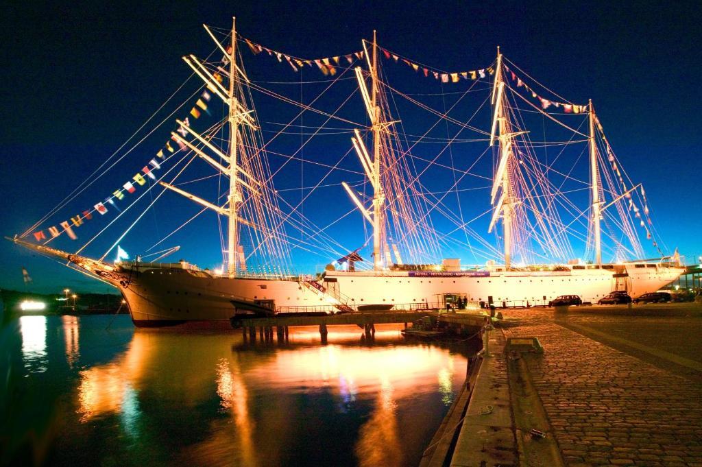 Barken Viking Båthotell 3*